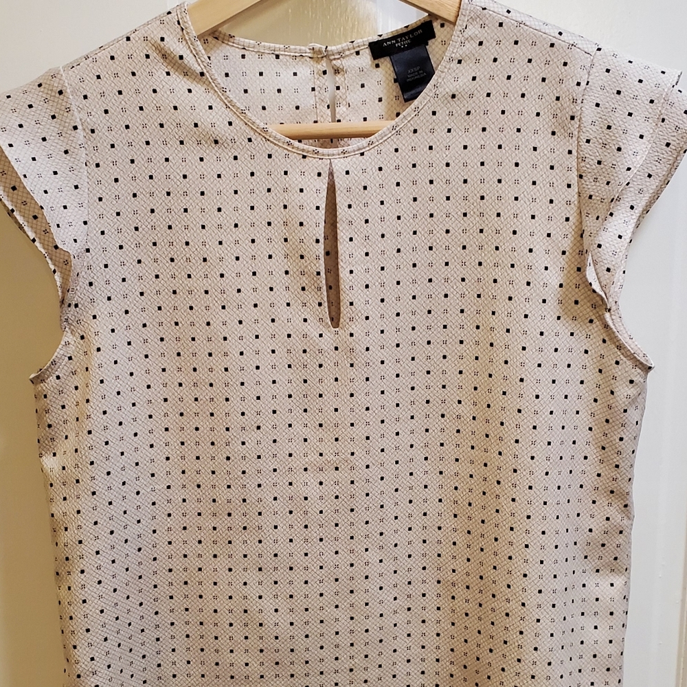Ann Taylor Petite cream pattern shirt size xxsp